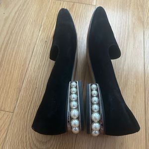 Nine West Black with pearl heel flat